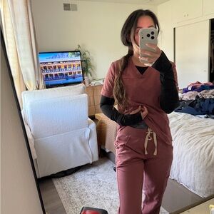 Figs Mauve jogger scrub set